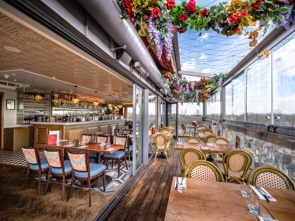 SIX Brasserie