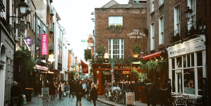 dublin busy street image