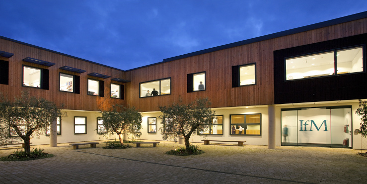 Institute for Manufacturing building
