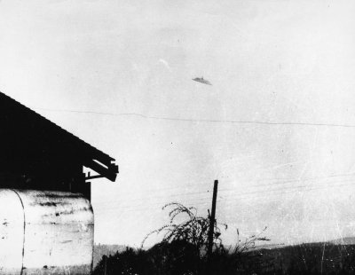 Photo of 'flying saucer' in sky