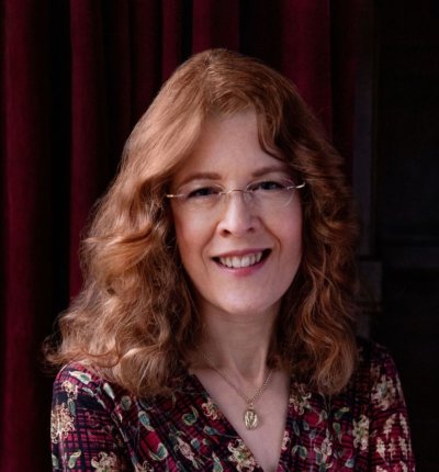 portrait photograph of professor gilly carr taken by elodie giuge