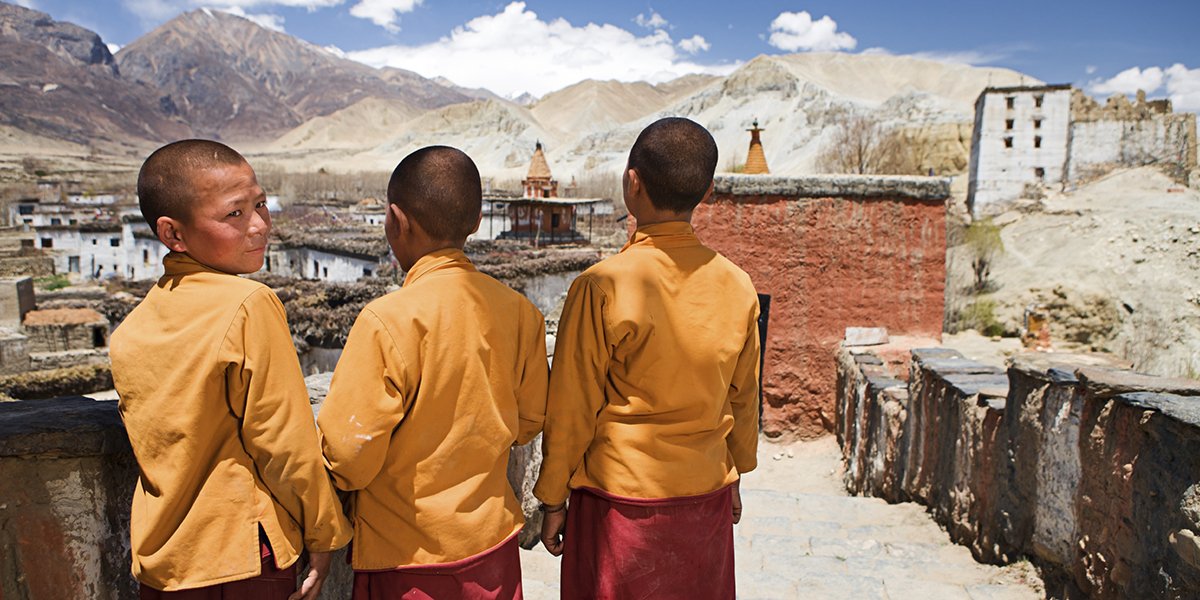 Child looking over Mustang
