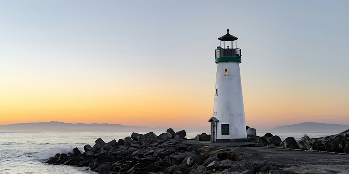 Image of a lighthouse in the sunset