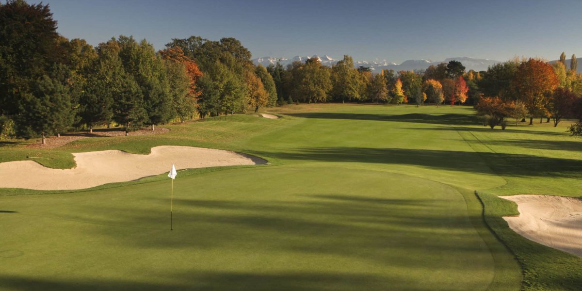 Golf venue