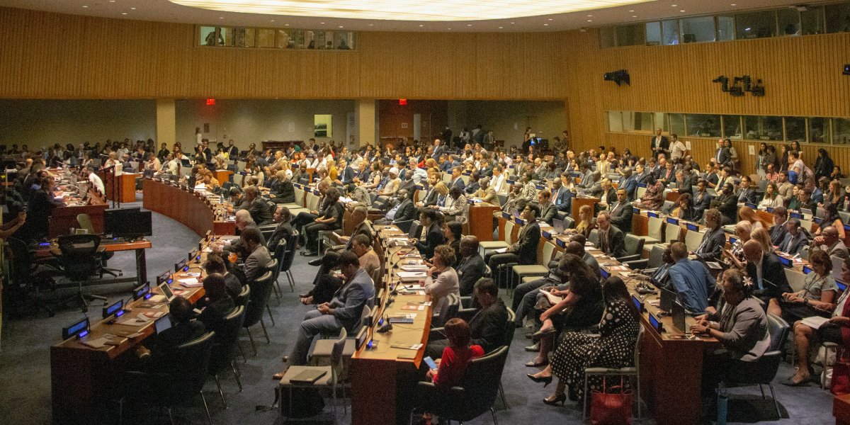 Room of diplomats