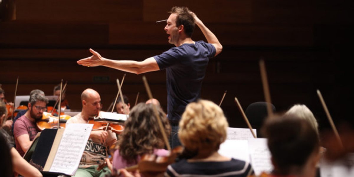 Orchestral rehearsal with conductor Andrew Gourlay