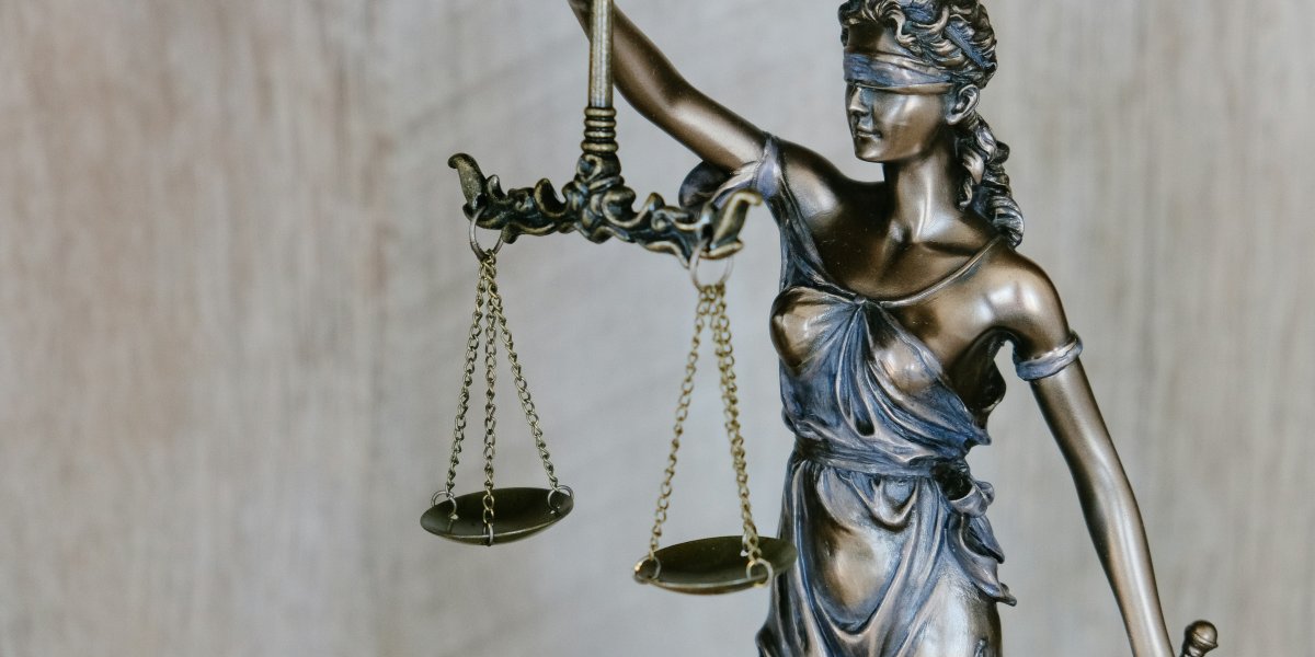 Court scales