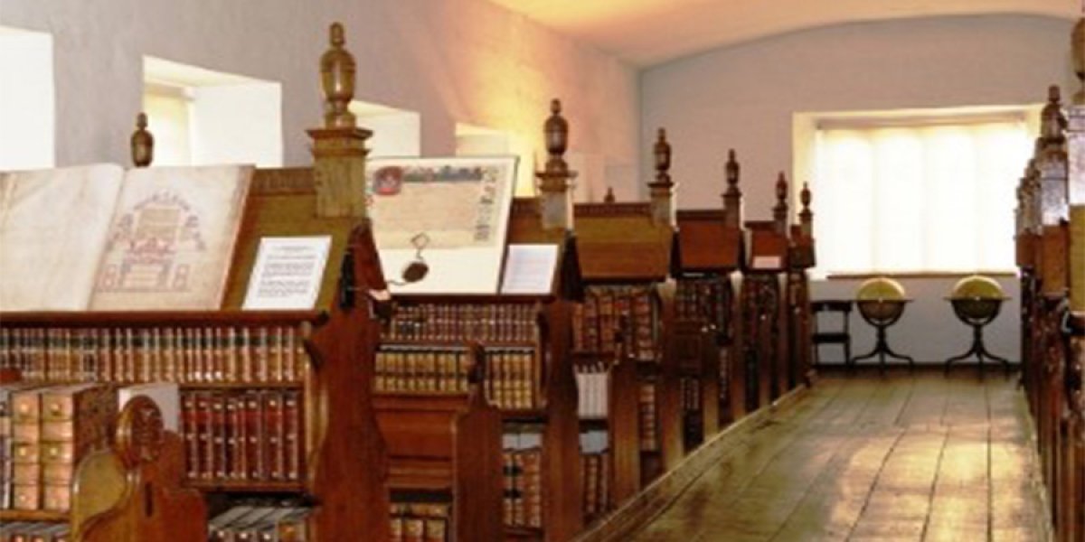 Trinity Hall's Elizabethan Old Library
