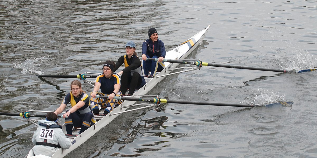 Newnham's Gryphen’s IV invitational crew in the Fairburns Cup, December 2016. 